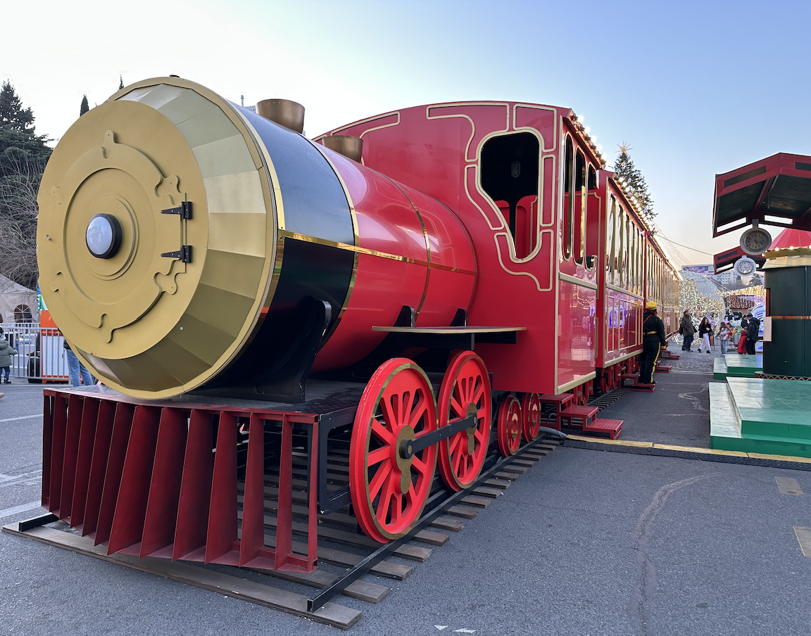 Christmas Train to 2026. Credit to MaiN