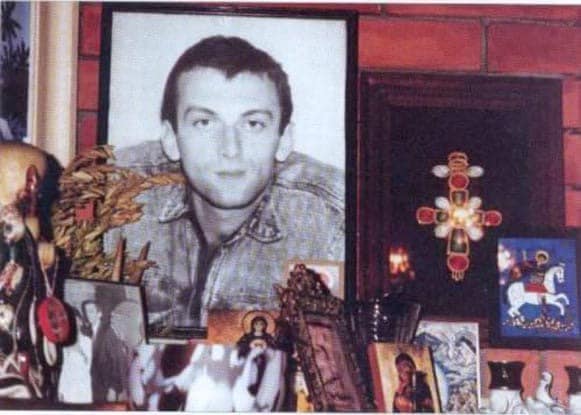 Irakli Amirejibi (1963-1992) who was killed in the war in 1992. Credit to Tvalsazrisi