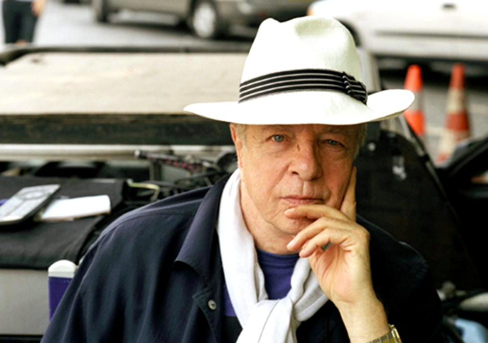 Director Franco Zeffirelli on the set of Callas Forever (2002). Credit: Cineplex/Regent Releasing